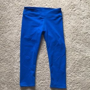 Fabletics Mid-rise Powerhold crop legging